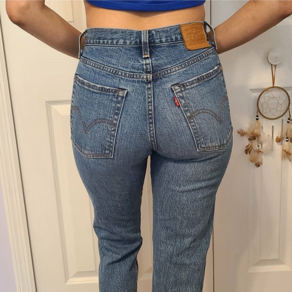 Levi wedgie jeans